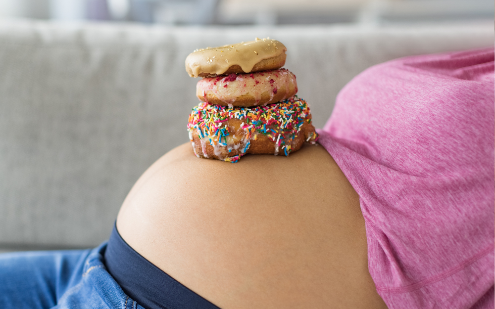 Att gravida bör äta för två är en av många seglivade gravidmyter. Vilka myter kring graviditet har du stött på? 
