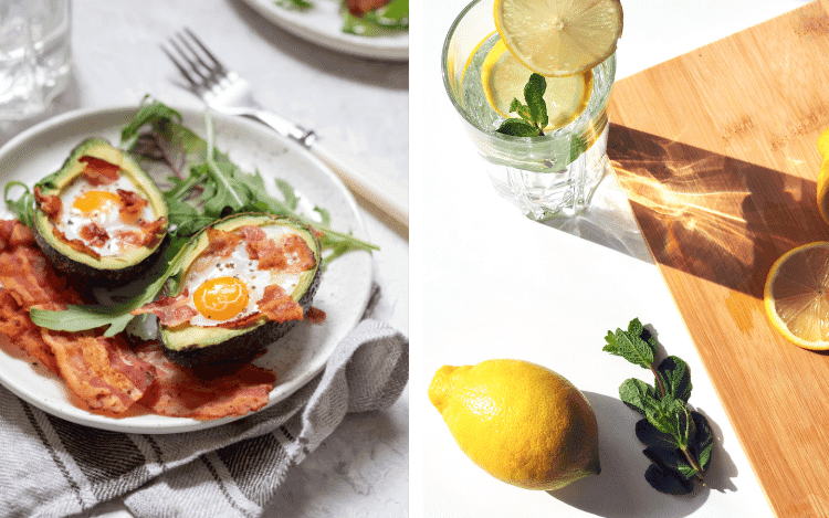 Bacon, avokado och ägg på en tallrik. Citronvatten vid sidan om.