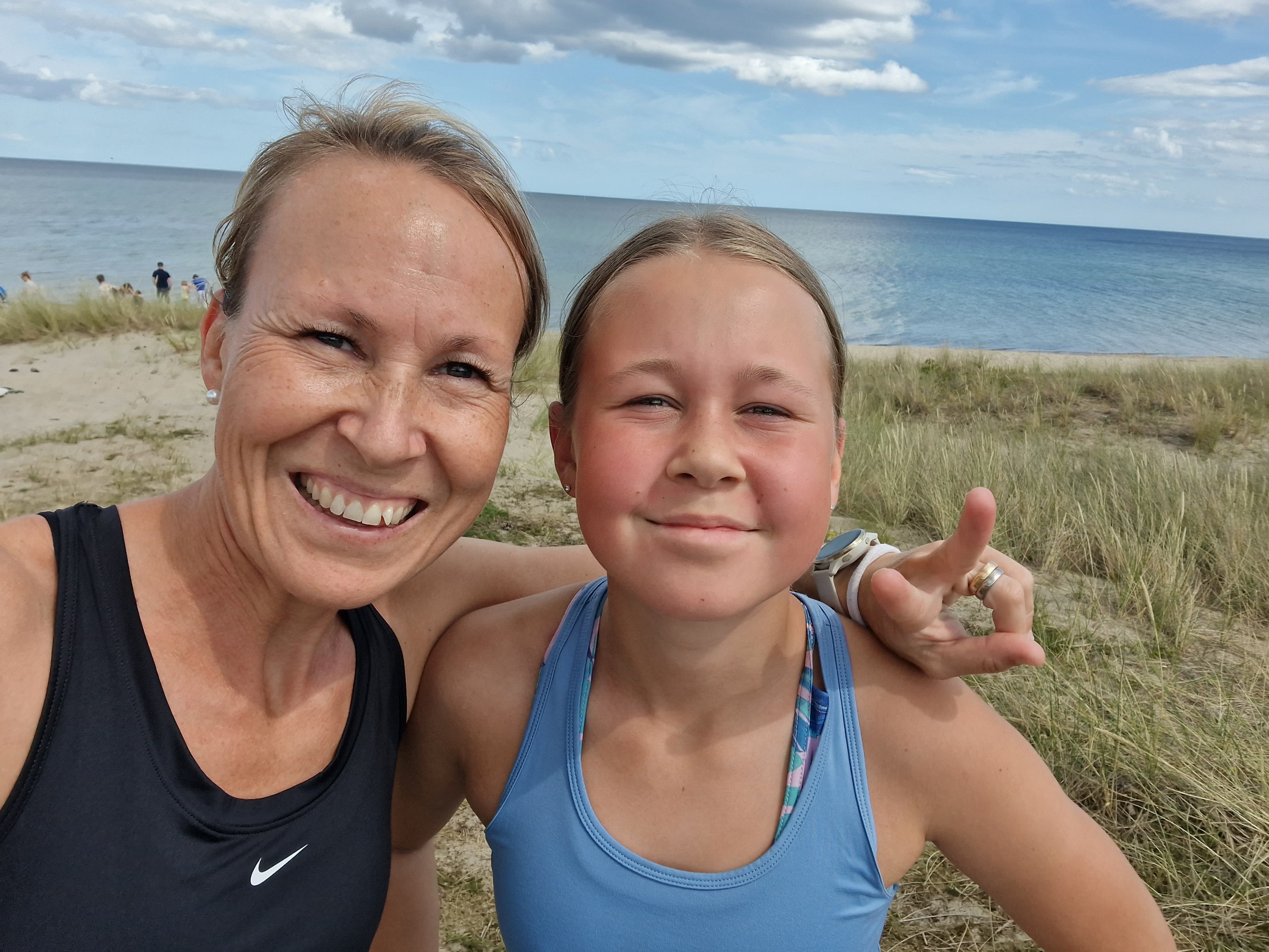 Selfie på mamma och dotter som löptränat ihop.