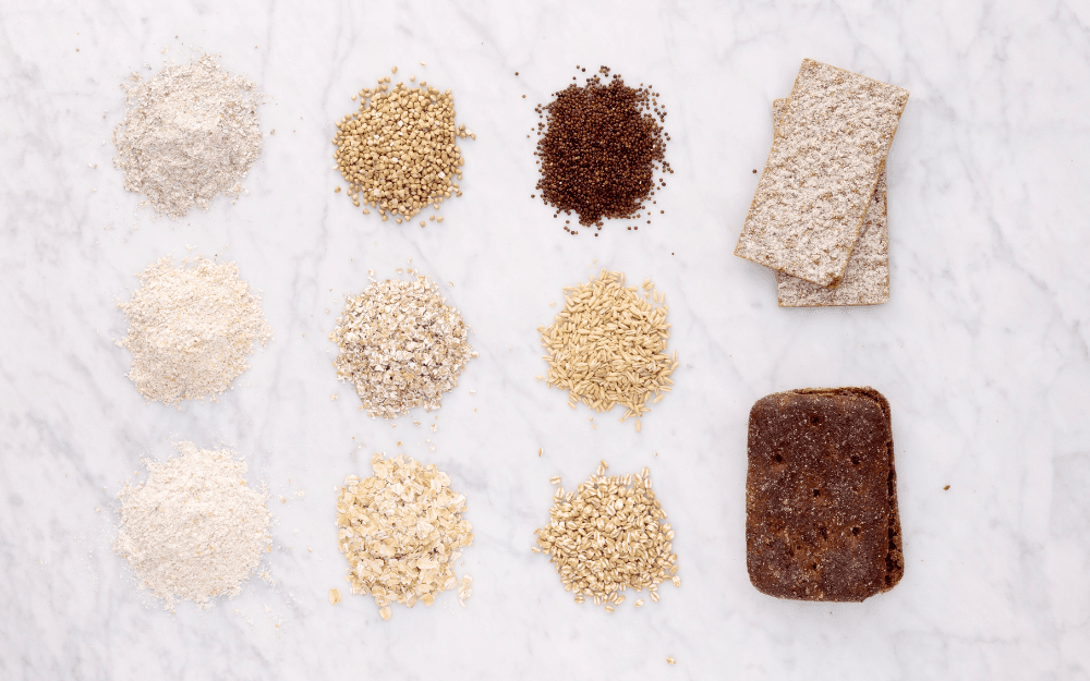 Små högar med olika sädesslag.