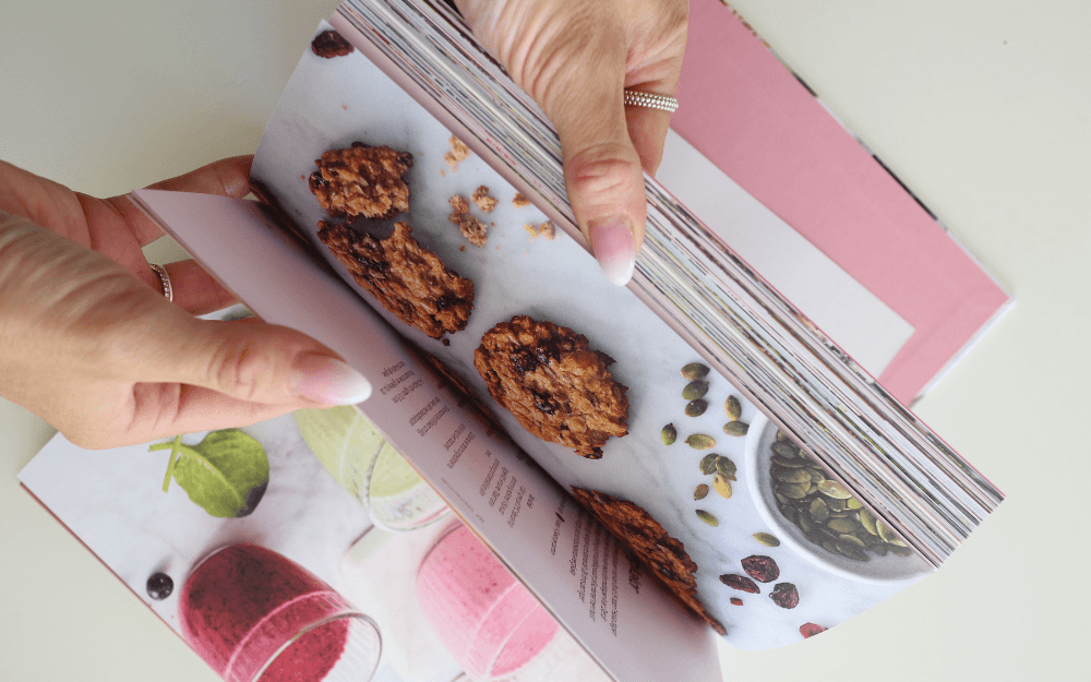 Kokboken "Bra mat med Weekly Revolt"