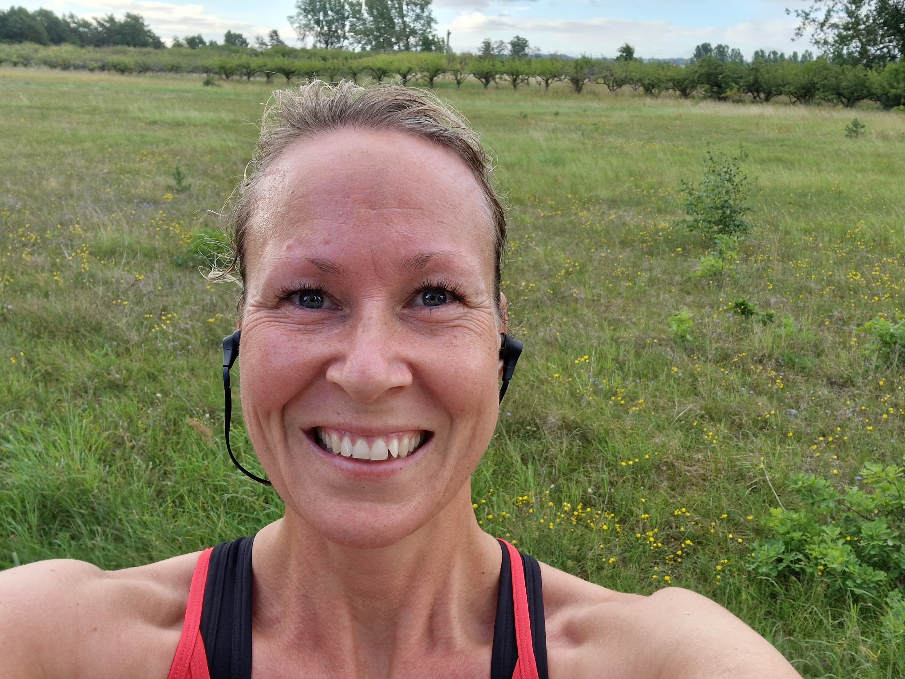 Selfie på kvinna som löptränar med WR Löpning.